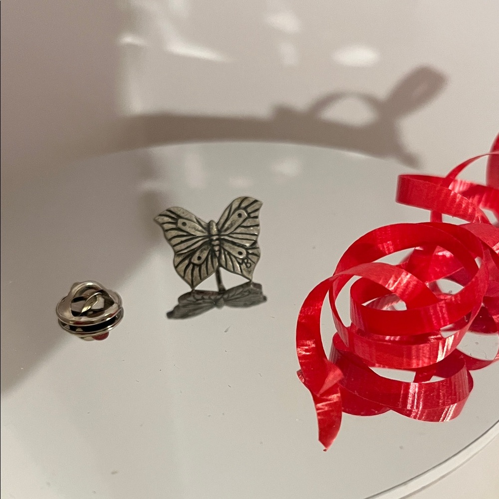 Intricate Silver Butterfly Brooch - Picture 6 of 8